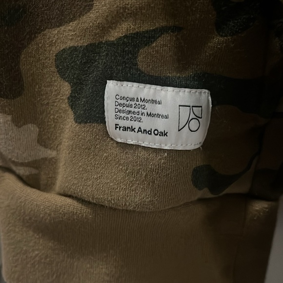 Men’s camo half zip sweater - Picture 2 of 5